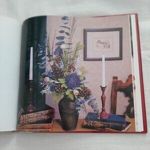 BOOK - DRIED FLOWERS FOR ALL SEASONS - BRAND NEW